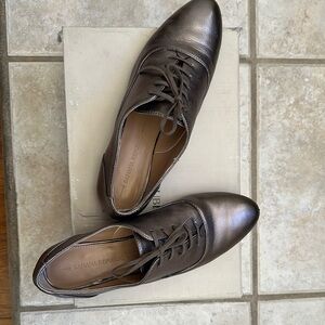 Banana Republic Brown Leather Flats with Elegant Design